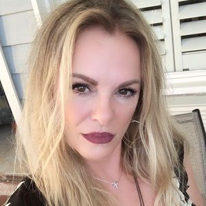 Meet your Posher, Lana